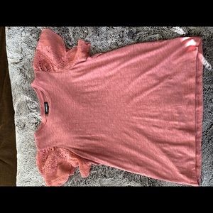 Express T-shirt lace eyelet sleeve medium